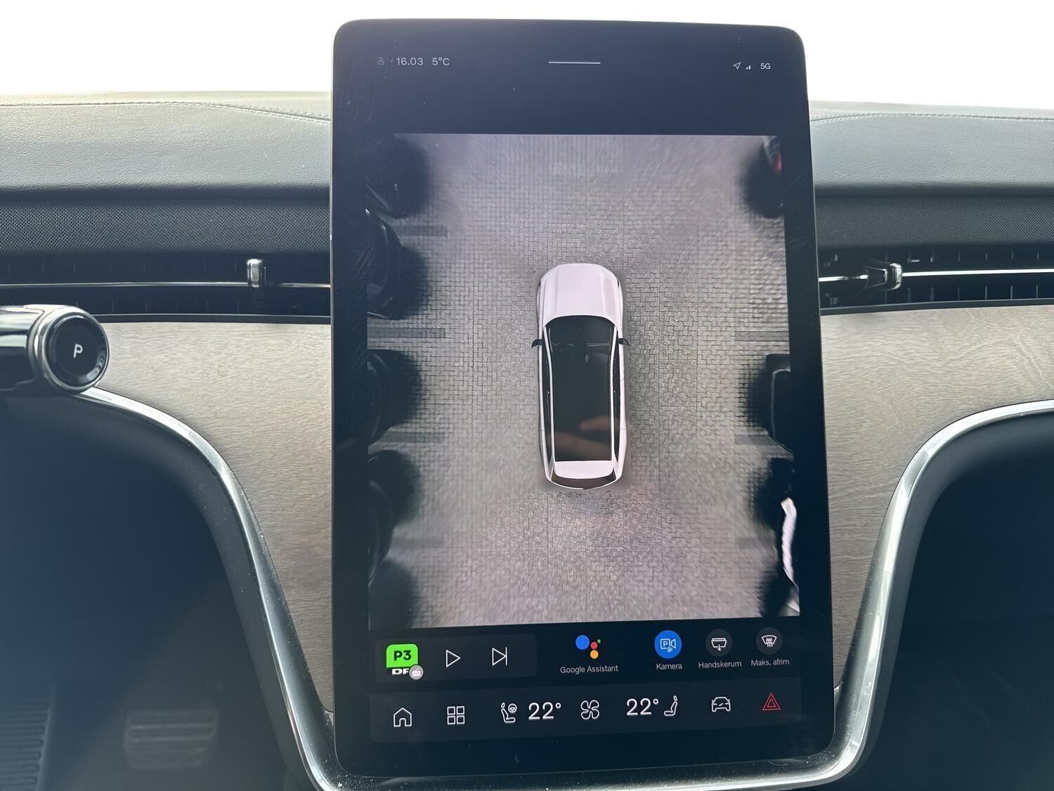 Hvid Volvo EX90 fra 2025