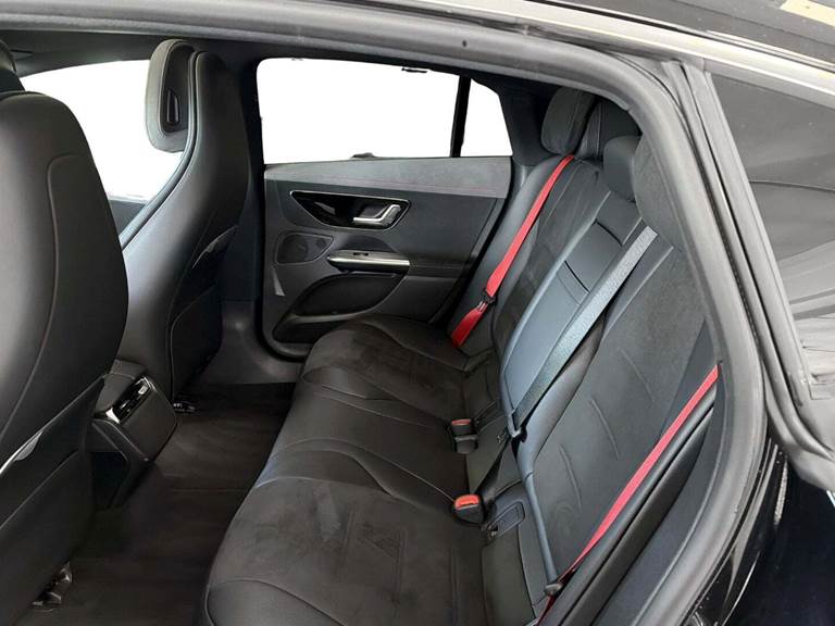 Mercedes EQE300 AMG Line