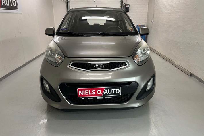 Grå Kia Picanto fra 2012