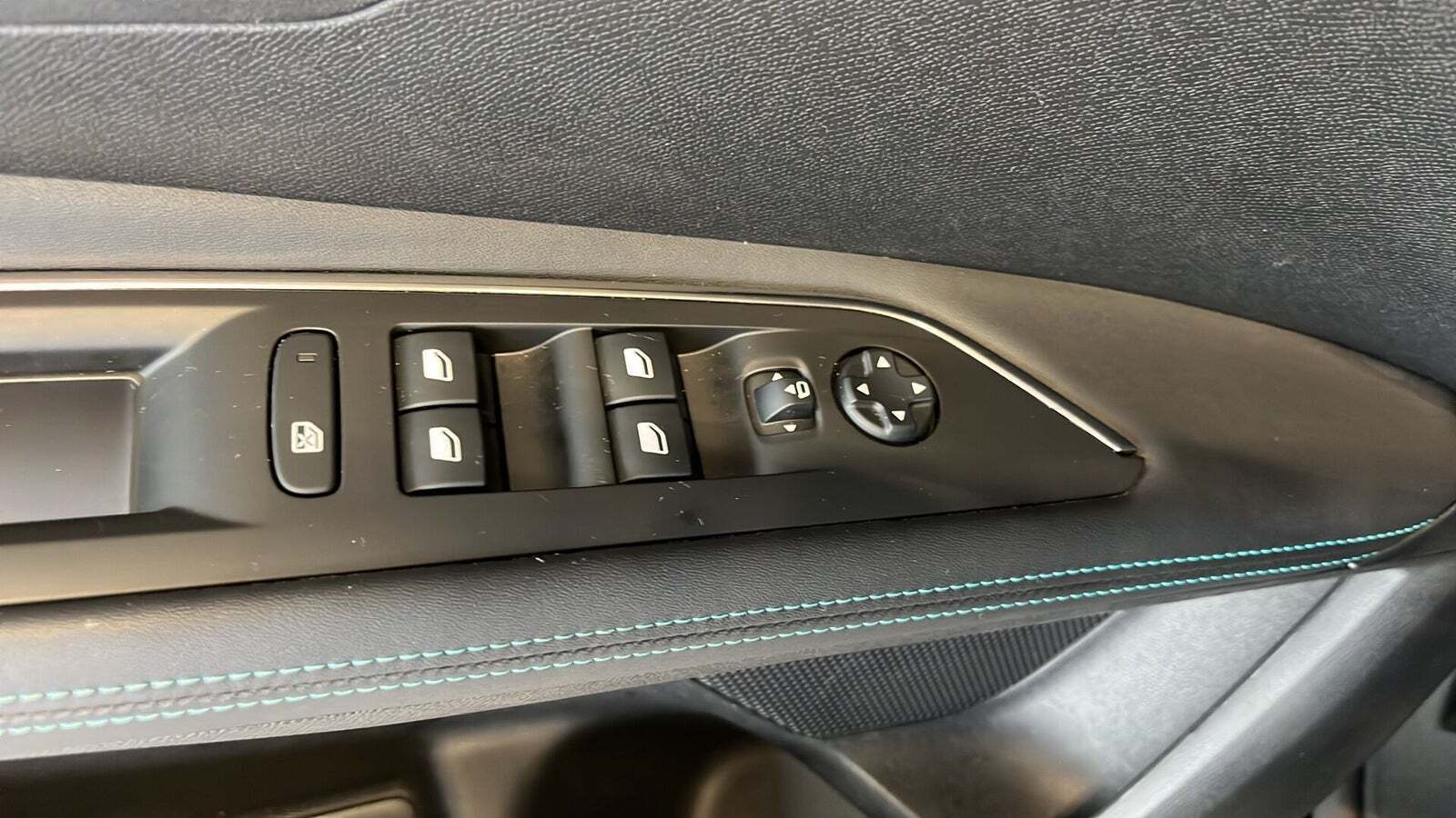 Sort Peugeot 3008 fra 2021