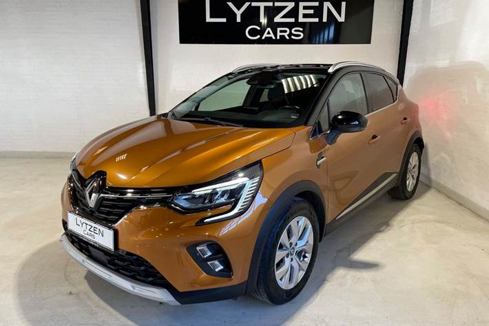 Orange Renault Captur fra 2020