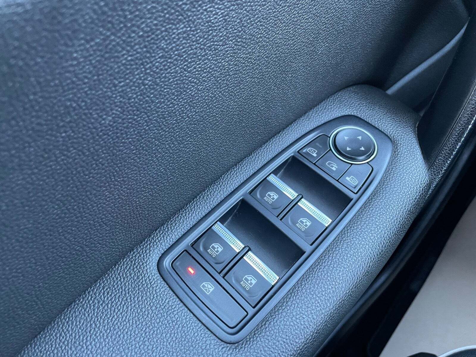 Orange Renault Captur fra 2020