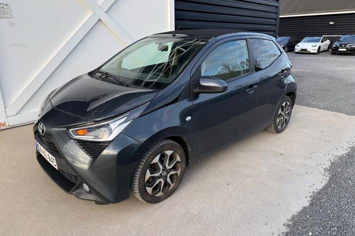 Grå Toyota Aygo fra 2021