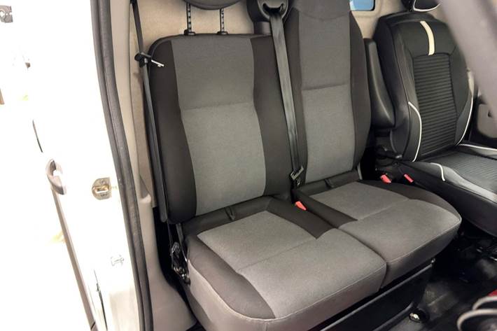 Hvid Nissan NV400 fra 2017