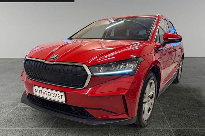 Rød Skoda Enyaq fra 2021 set udefra