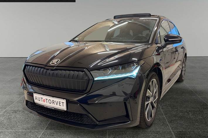 Sort Skoda Enyaq fra 2021 set udefra