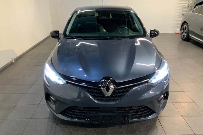 Grå Renault Clio V fra 2020