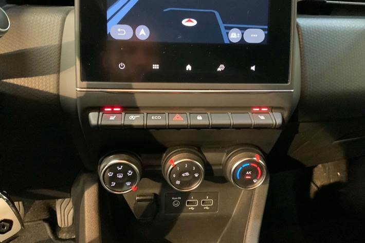 Grå Renault Clio V fra 2020