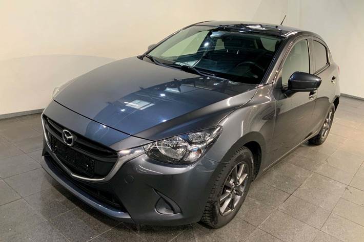 Grå Mazda 2 fra 2018 set udefra