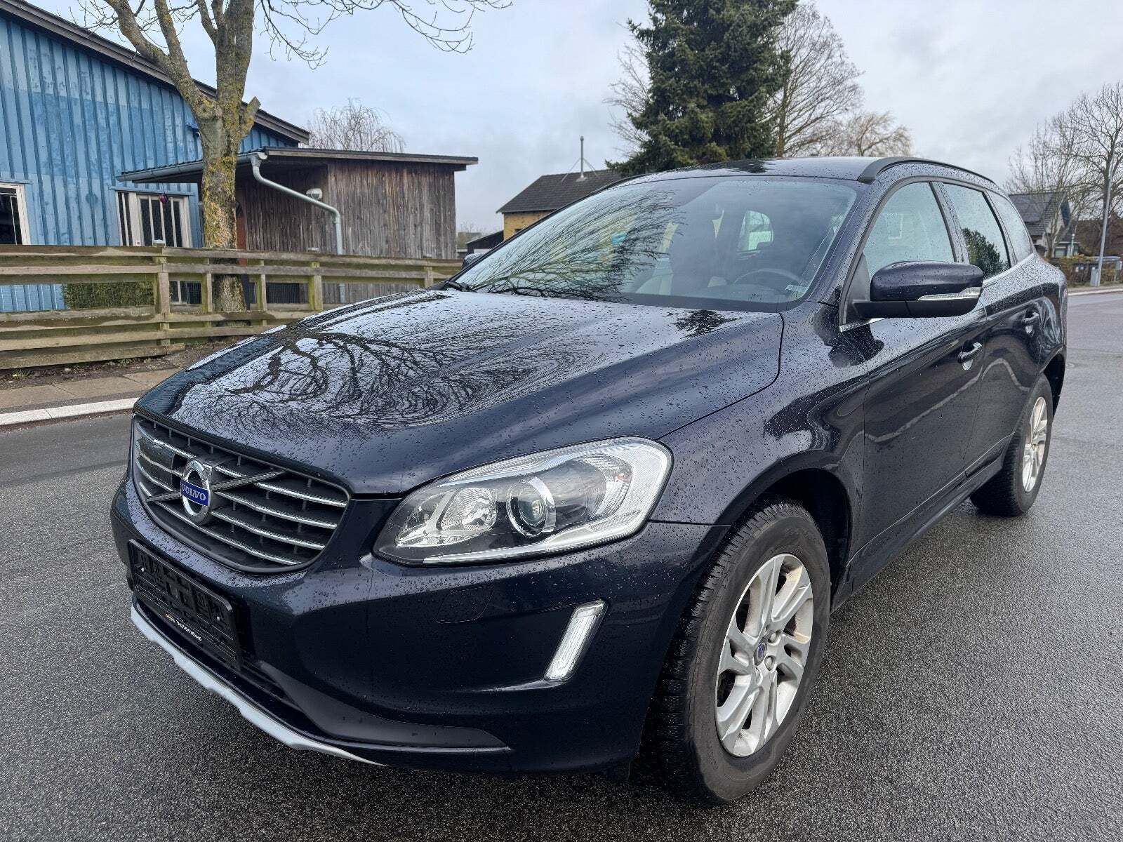 Volvo XC60 2,4 D5 220 Momentum aut. AWD