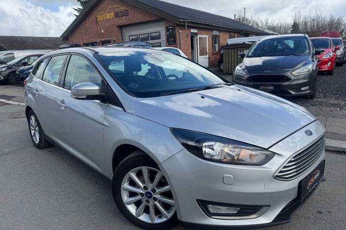 undefined Ford Focus fra 2016 set udefra