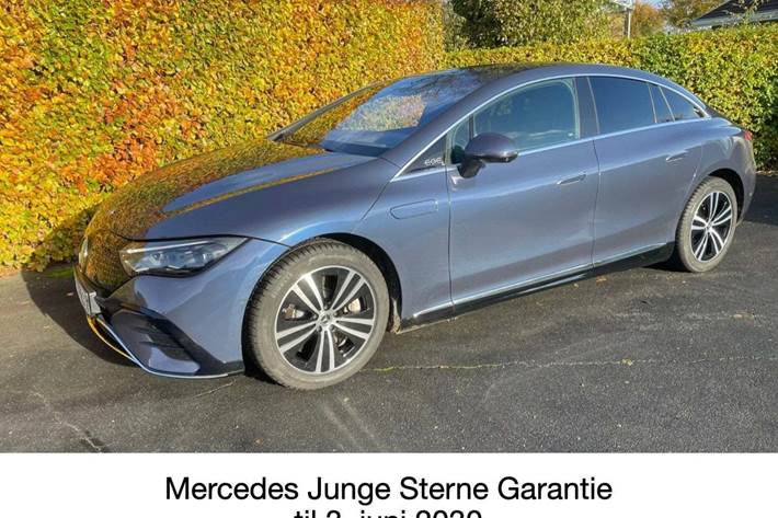 Blå Mercedes EQE350 fra 2024