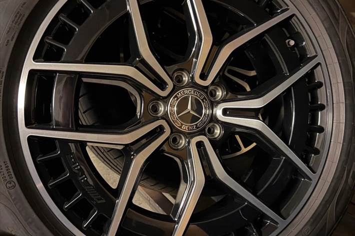 Hvid Mercedes EQA250 fra 2021