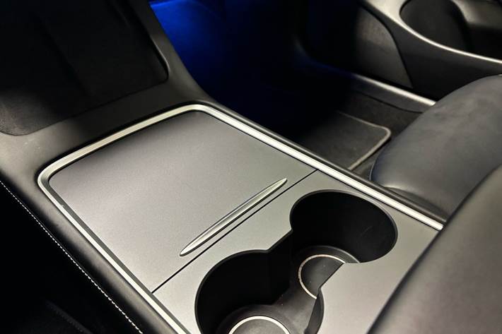 Hvid Tesla Model 3 fra 2020