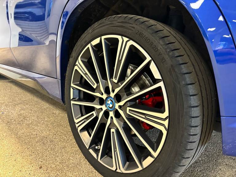 BMW iX1 xDrive30 EL M-Sport 4x4 313HK 5d Aut.