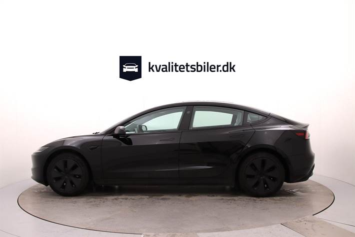 Sort Tesla Model 3 fra 2023