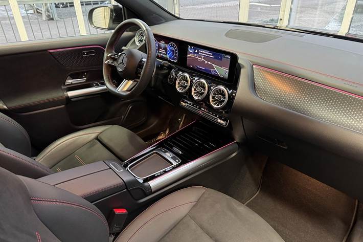 Sort Mercedes EQA 250+ fra 2024