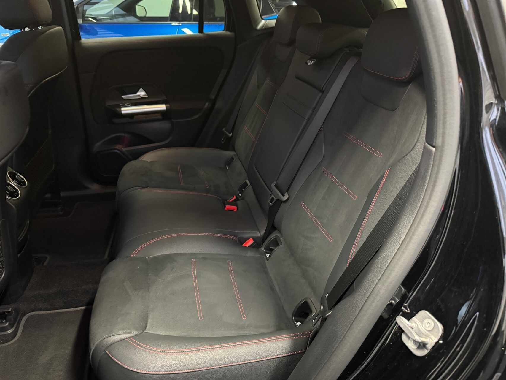 Sort Mercedes EQA 250+ fra 2024