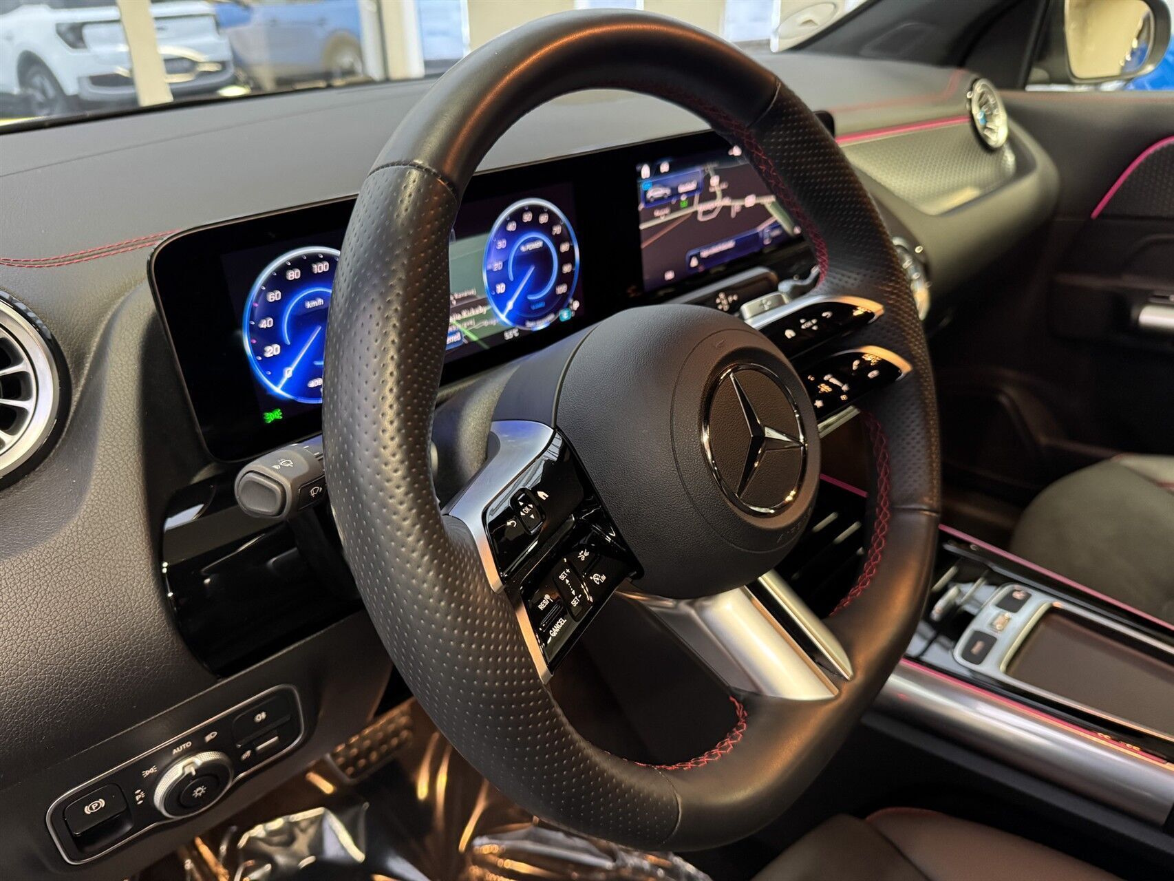 Sort Mercedes EQA 250+ fra 2024