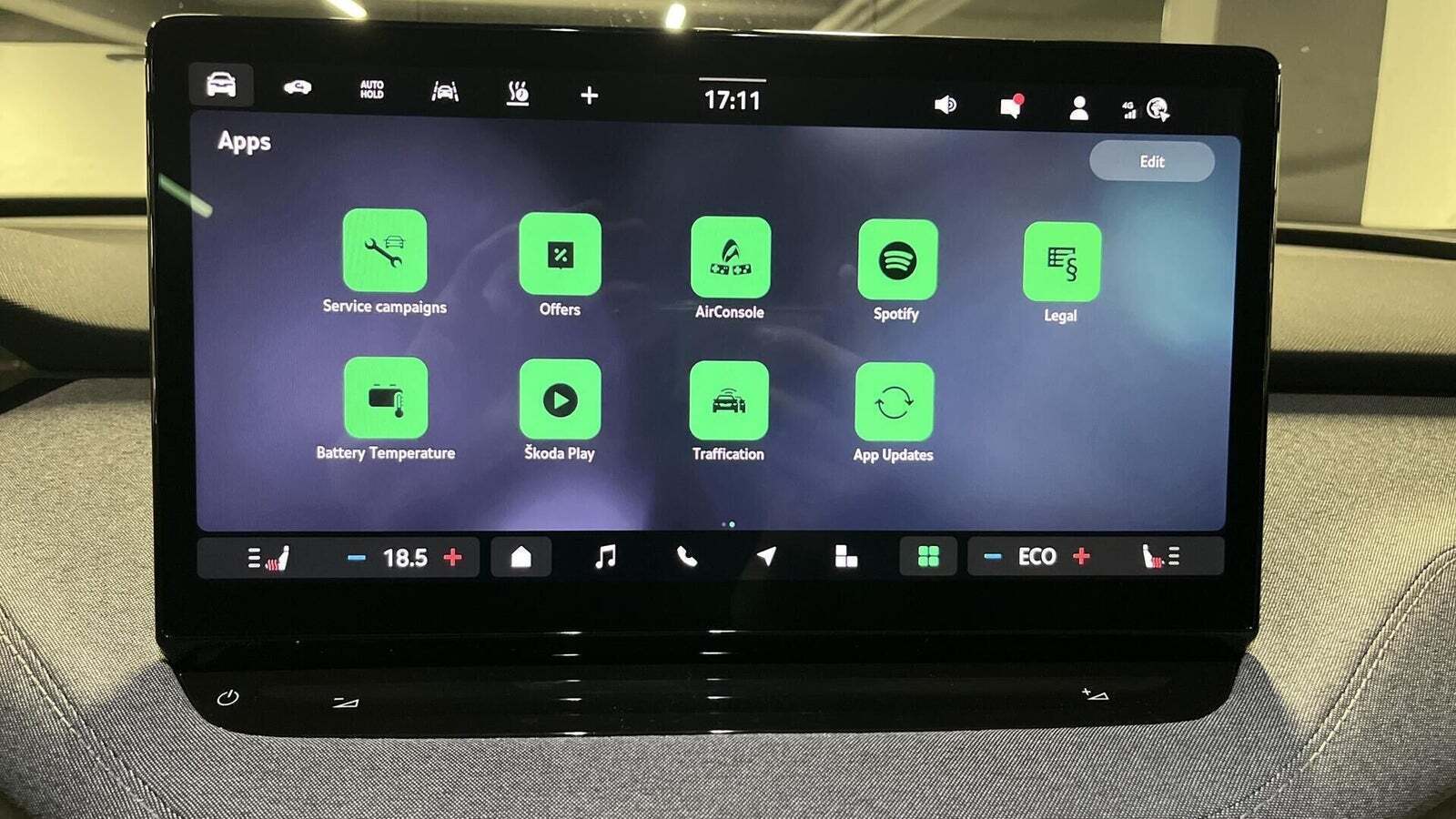 Hvid Skoda Enyaq fra 2026