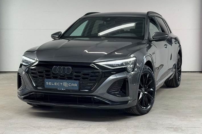 Grå Audi Q8 e-tron fra 2024