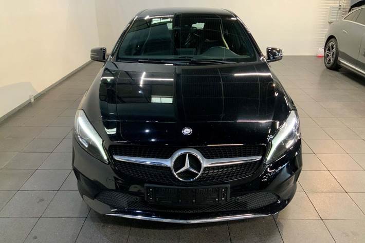 Sort Mercedes A180 d fra 2016