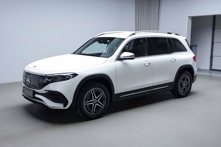 Hvid Mercedes EQB250+ fra 2026