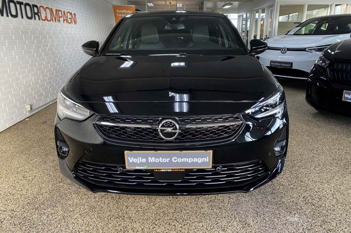 Sort Opel Corsa-e fra 2023