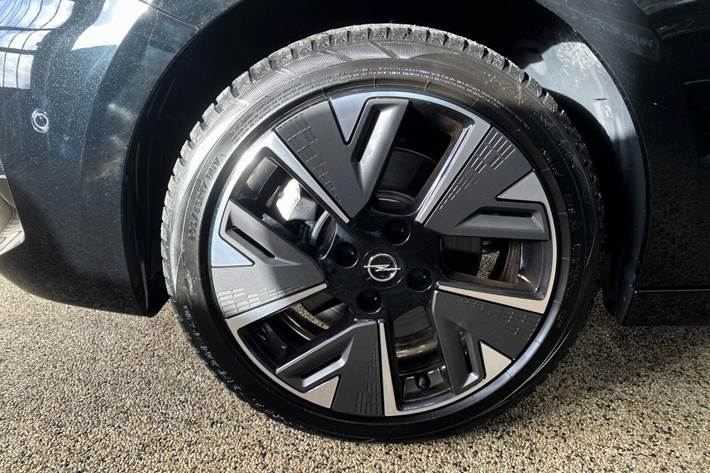 Sort Opel Corsa-e fra 2023