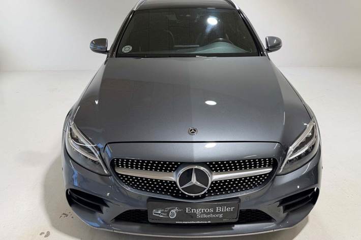 Grå Mercedes C220 d fra 2019