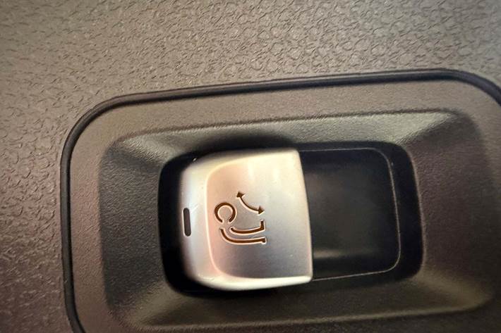 Grå Mercedes C220 d fra 2019