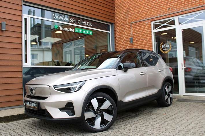 Orange Volvo XC40 fra 2023