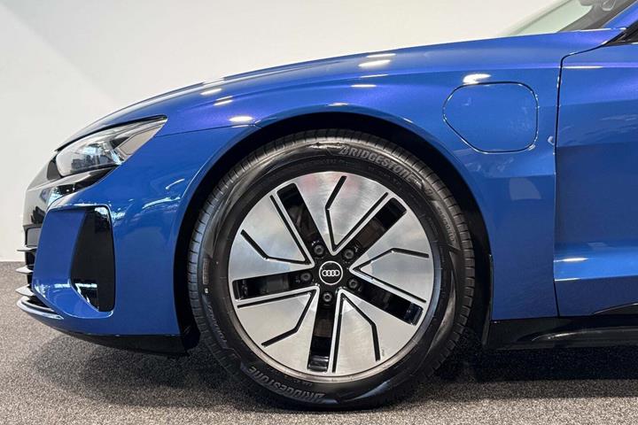 Blå Audi e-tron GT fra 2021