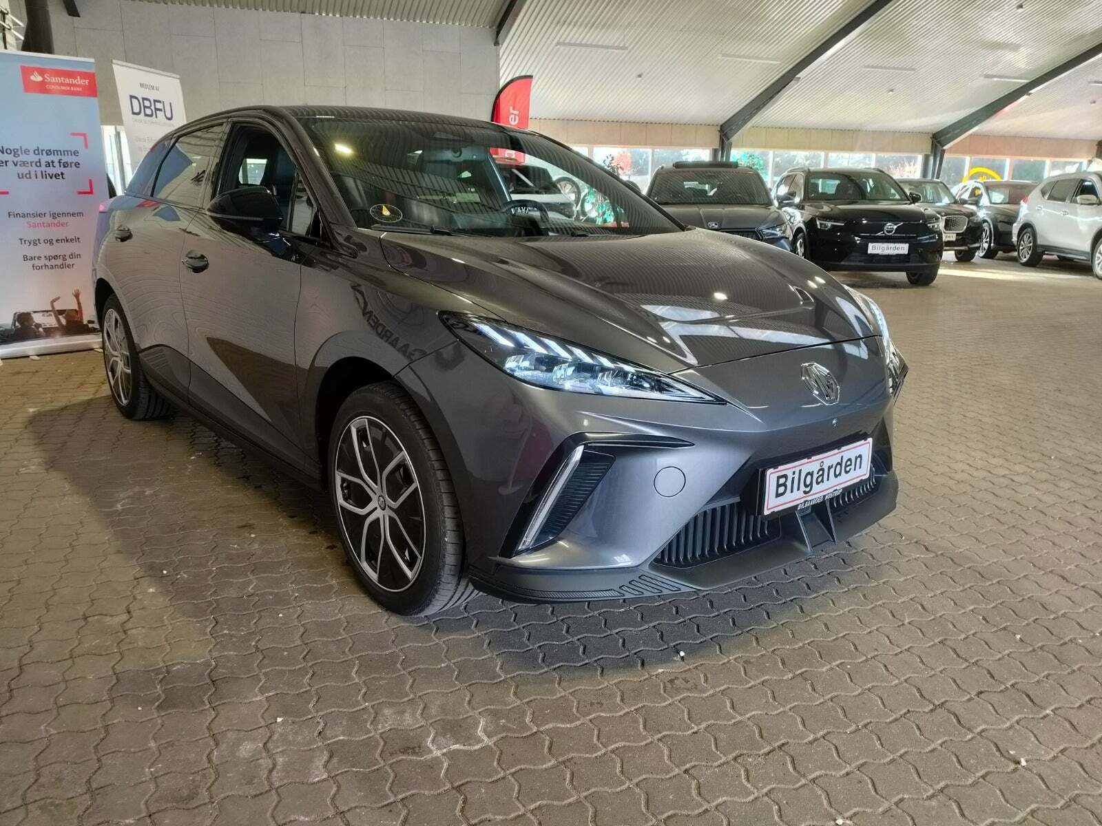 MG 4 77 Luxury Extended Range