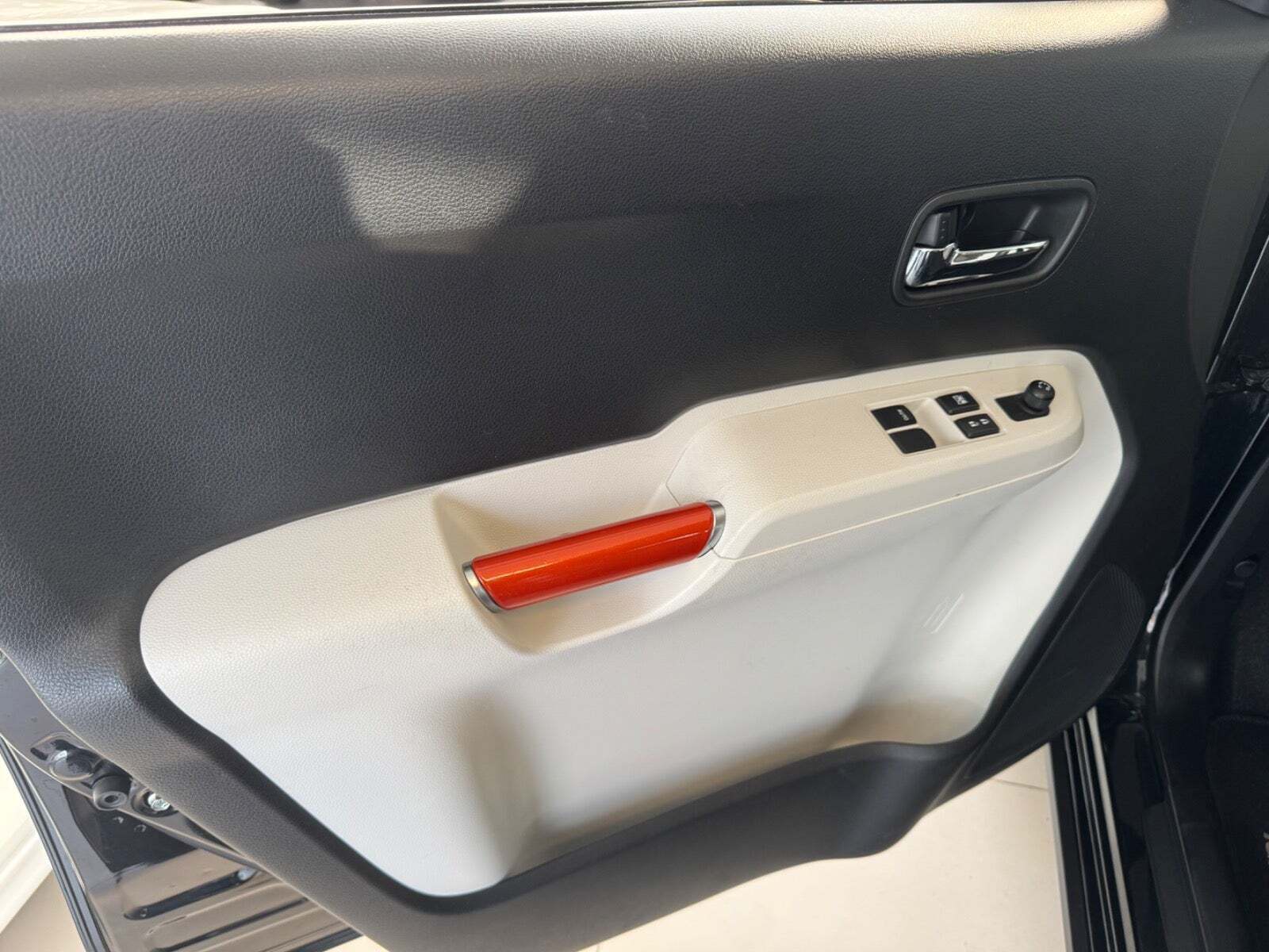 Sort Suzuki Ignis fra 2017