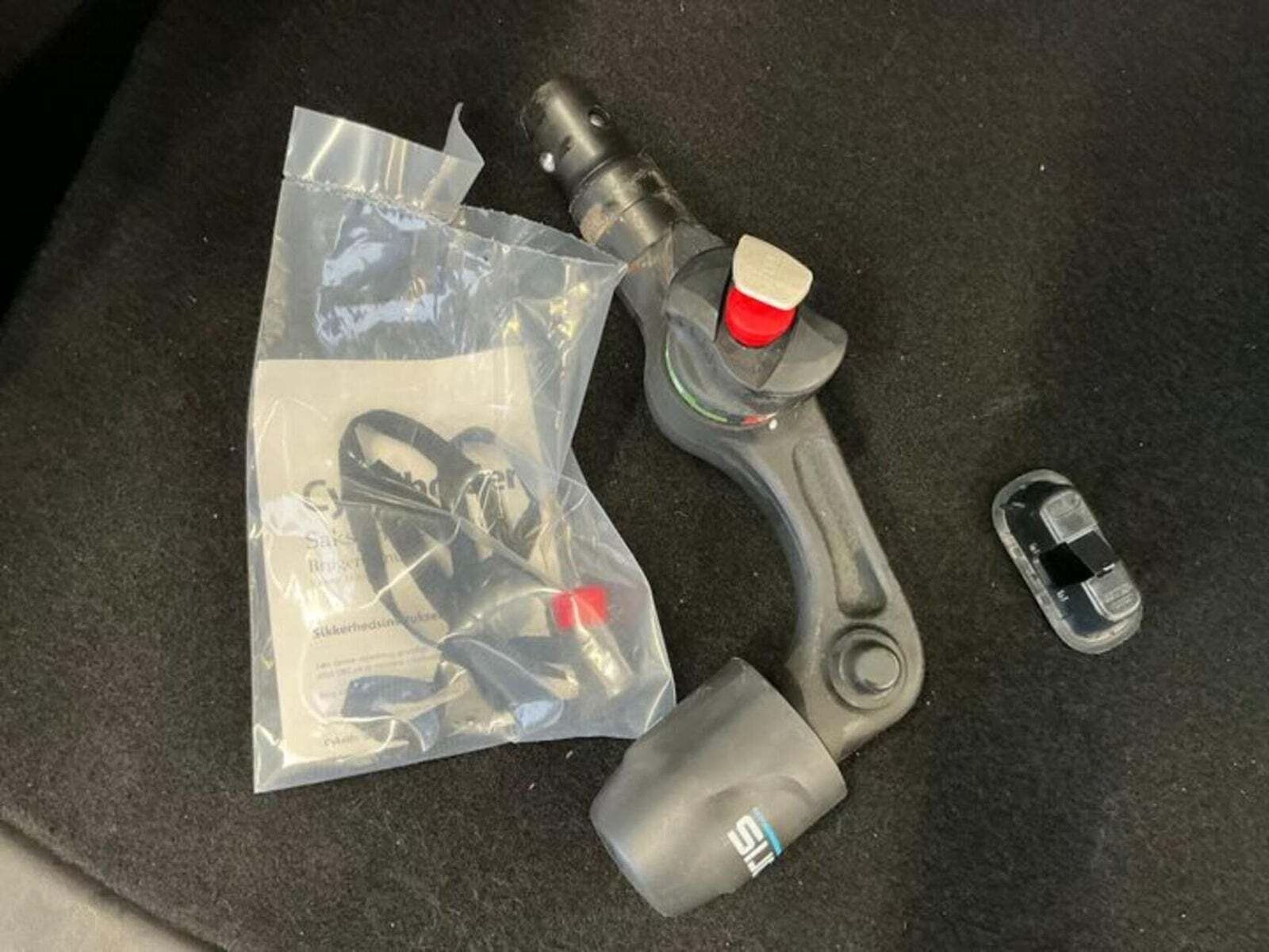 Hvid Tesla Model Y fra 2024