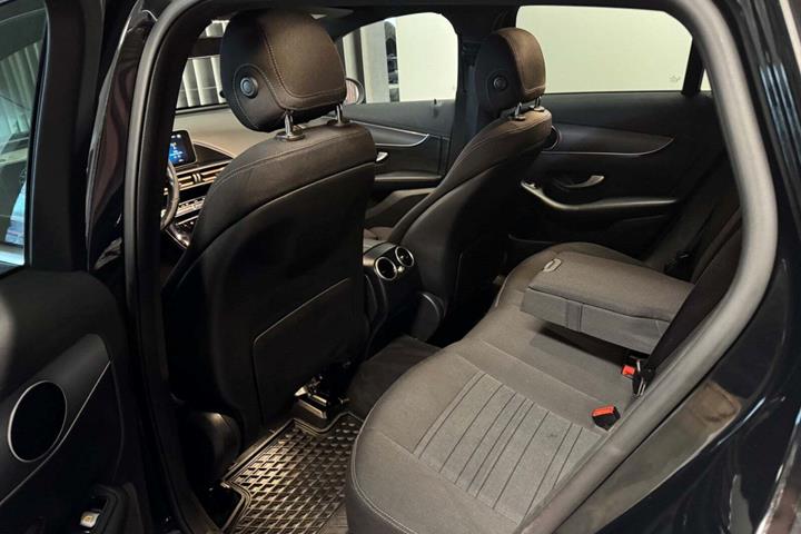 Sort Mercedes EQC400 fra 2020