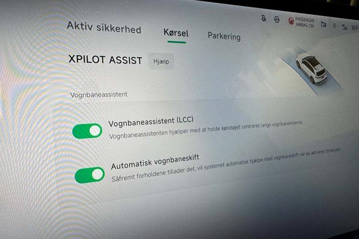 Hvid Xpeng G9 fra 2023