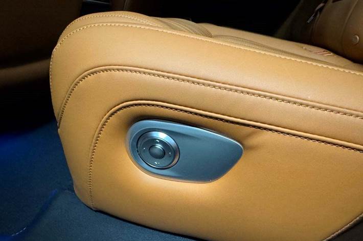 Hvid Xpeng G9 fra 2023