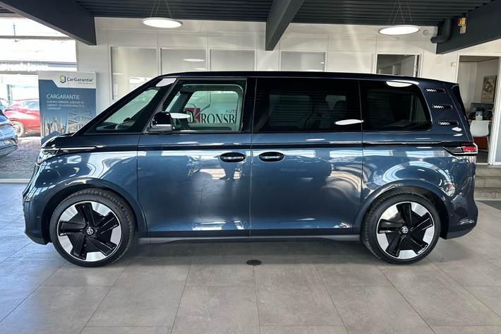 Blå VW ID.Buzz fra 2023