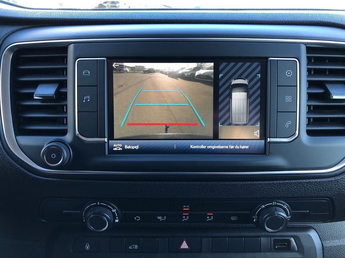 Hvid Toyota ProAce fra 2023