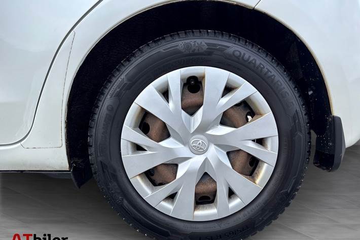 Hvid Toyota Yaris fra 2018