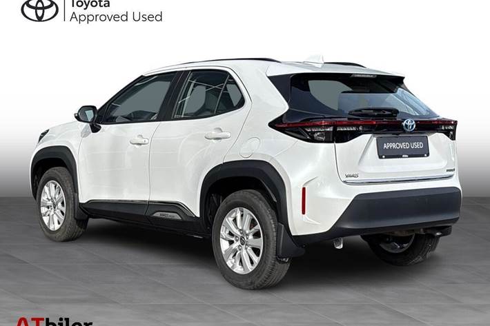Hvid Toyota Yaris Cross fra 2023