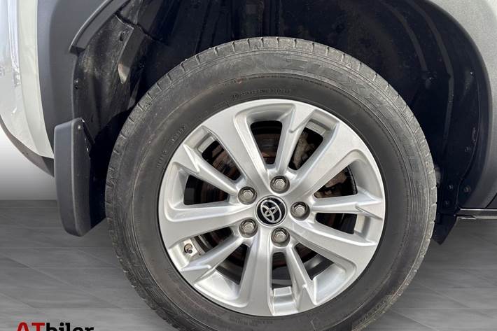 Hvid Toyota Yaris Cross fra 2023