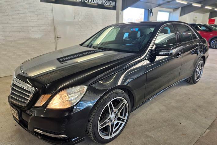 Sort Mercedes E220 d fra 2012