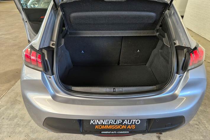 Sort Peugeot 208 fra 2020