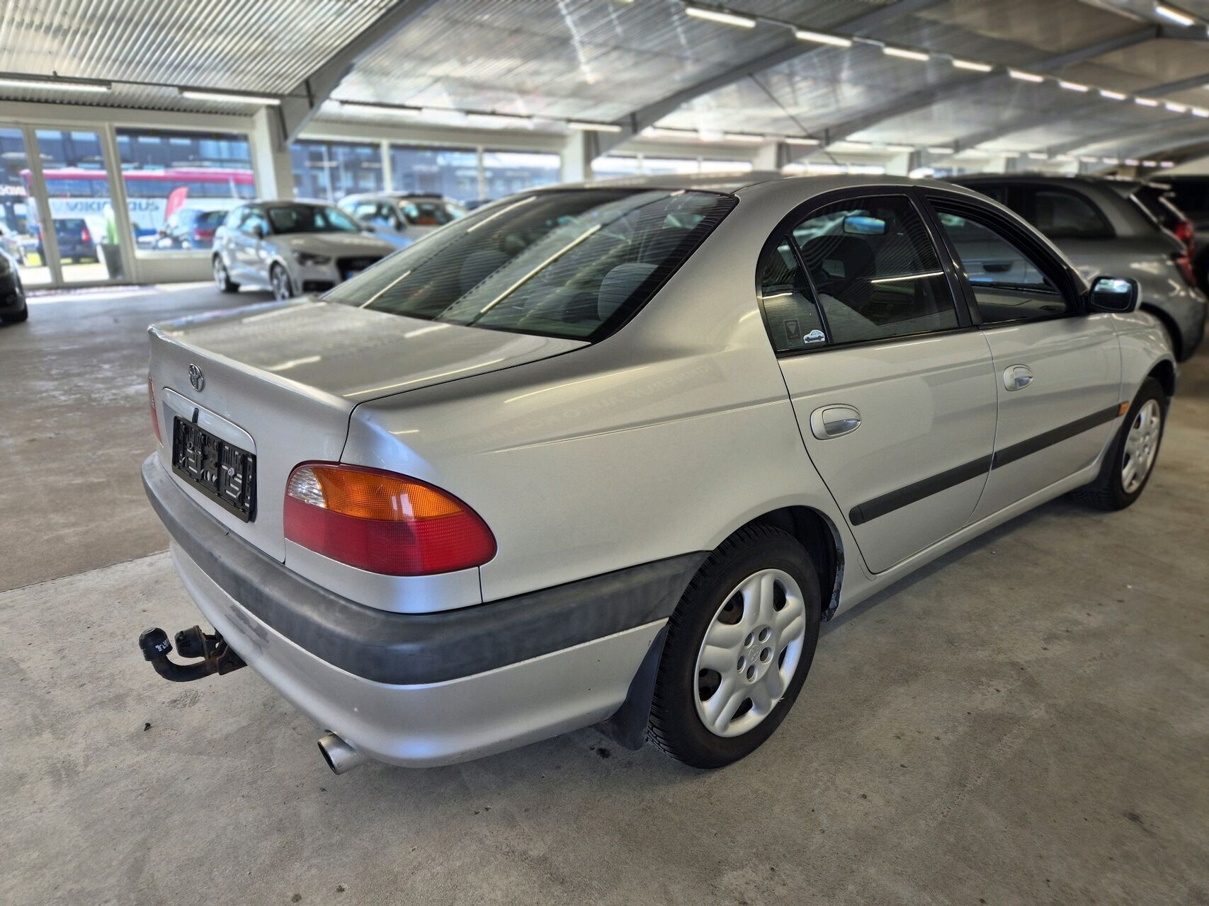 Toyota Avensis 1,8 Linea Terra 110HK