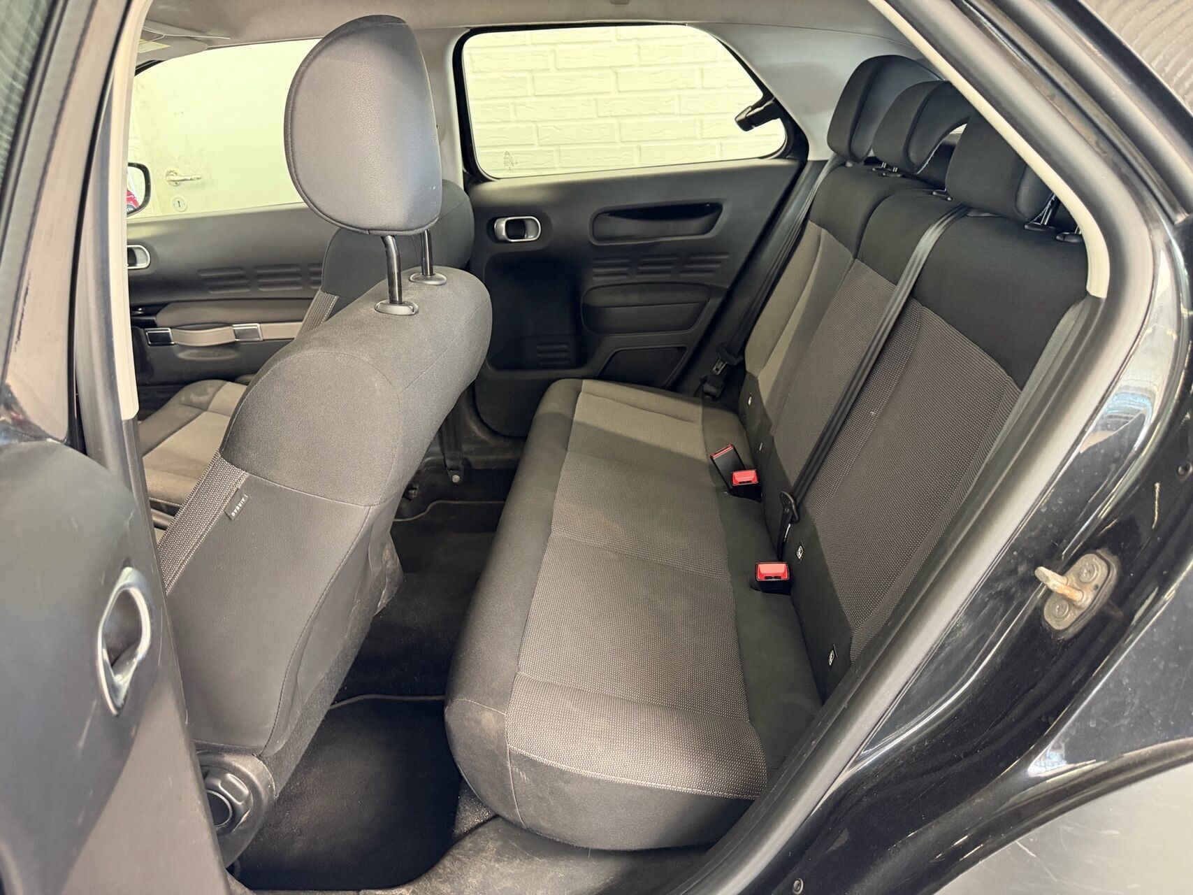 Sort Citroën C4 Cactus fra 2017