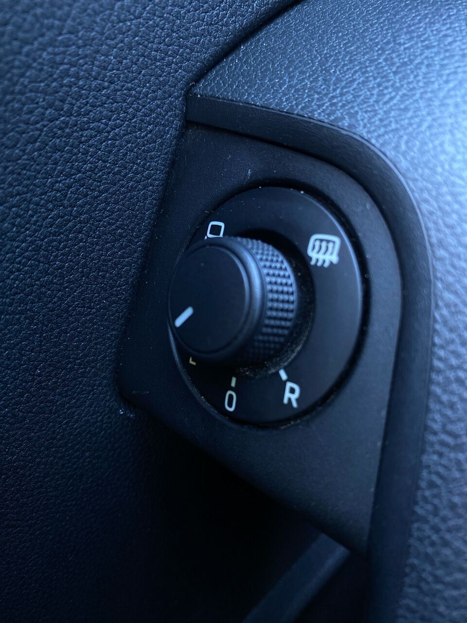 Sort Skoda Octavia fra 2015