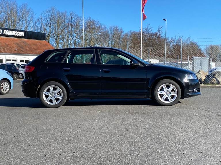 Audi A3 1,6 102HK 5d